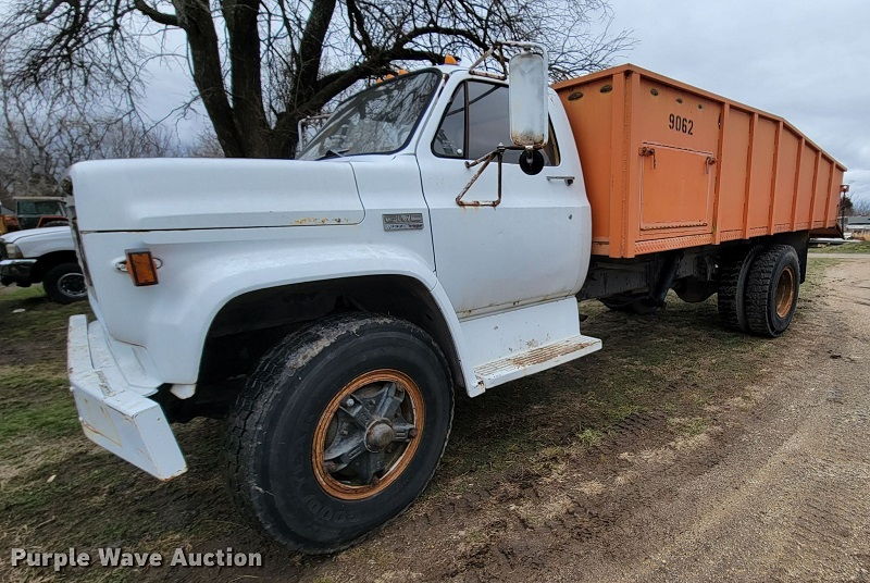 1979 GMC 7000 Grain Truck