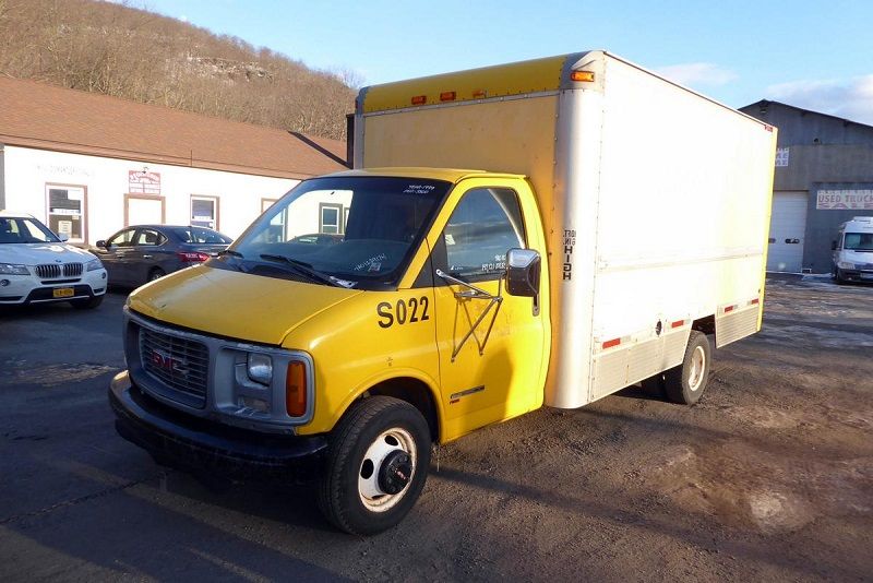 1999 GMC 3500 Box Truck