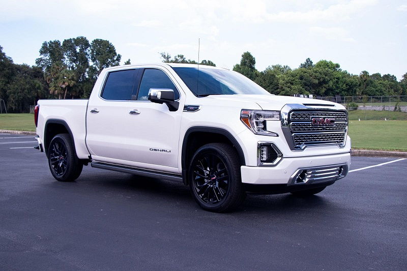 2020 GMC Truck White