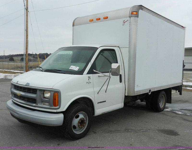 1999 GMC 3500 Box Truck