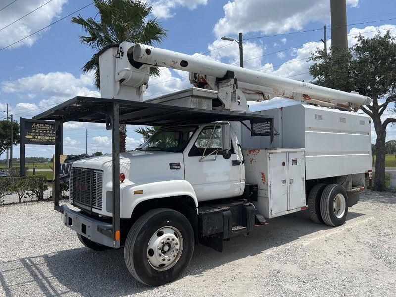 2002 GMC c7500 Bucket Truck