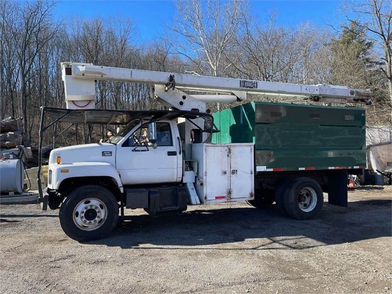 2002 GMC c7500 Bucket Truck