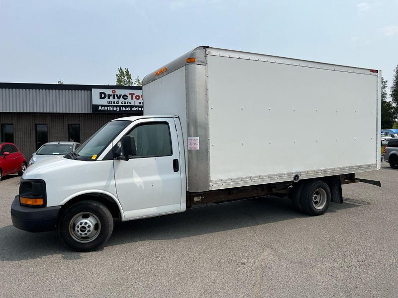 2014 GMC Savana 3500 Box Truck