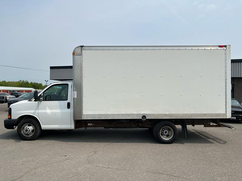 2014 GMC Savana 3500 Box Truck